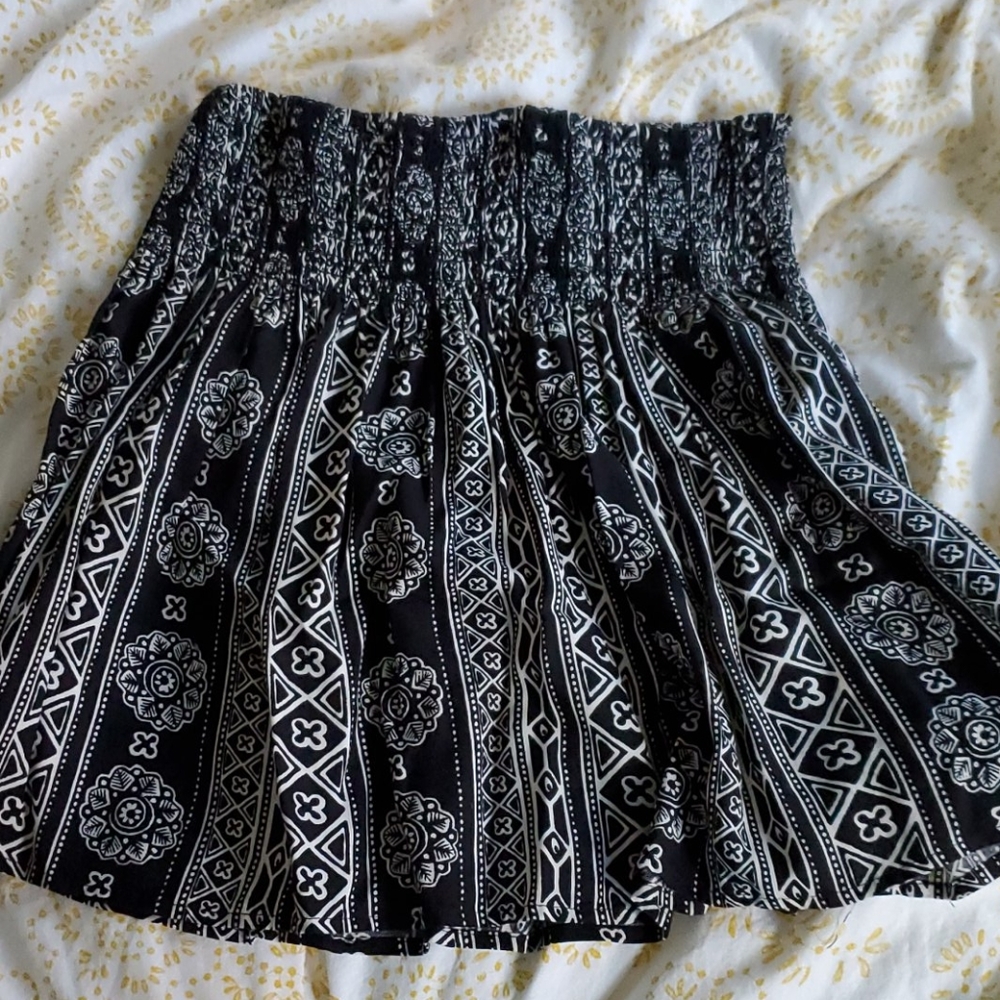 Hollister lightweight tribal print mini skirt